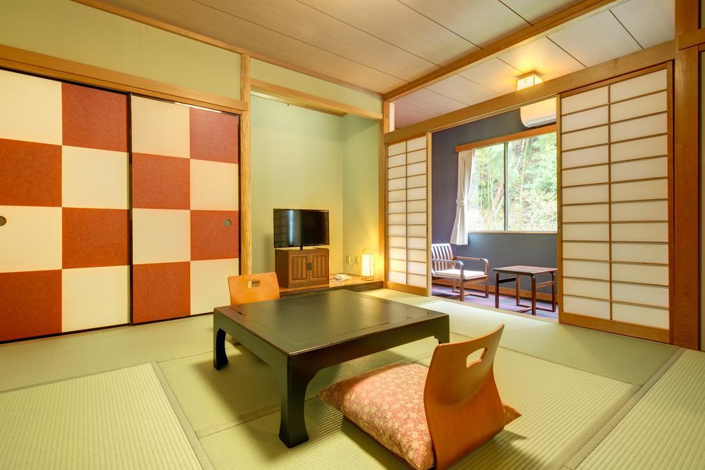 Yugawara-Onsen Komachikan Exterior photo
