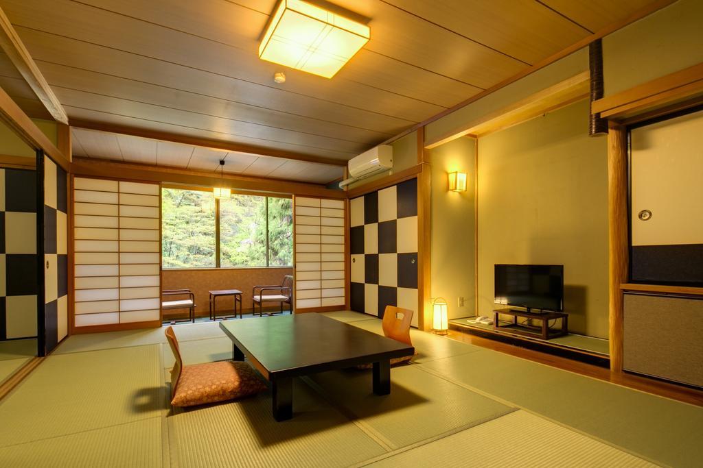 Yugawara-Onsen Komachikan Exterior photo