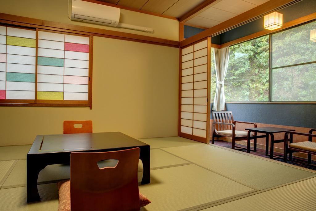Yugawara-Onsen Komachikan Exterior photo